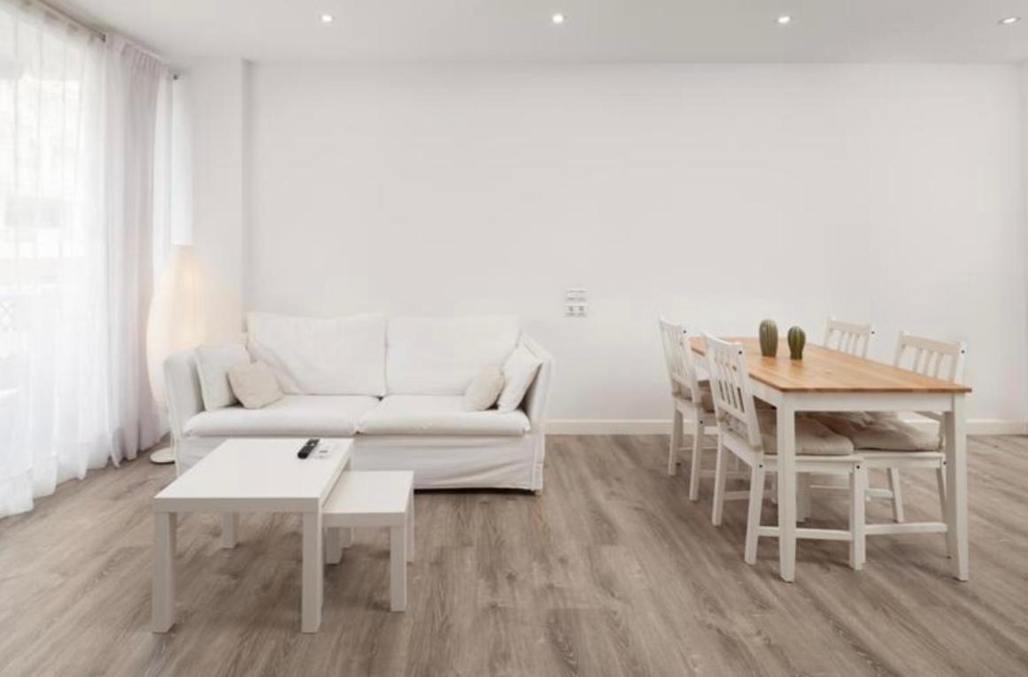 Apartamento Riosol เนร์คา ภายนอก รูปภาพ