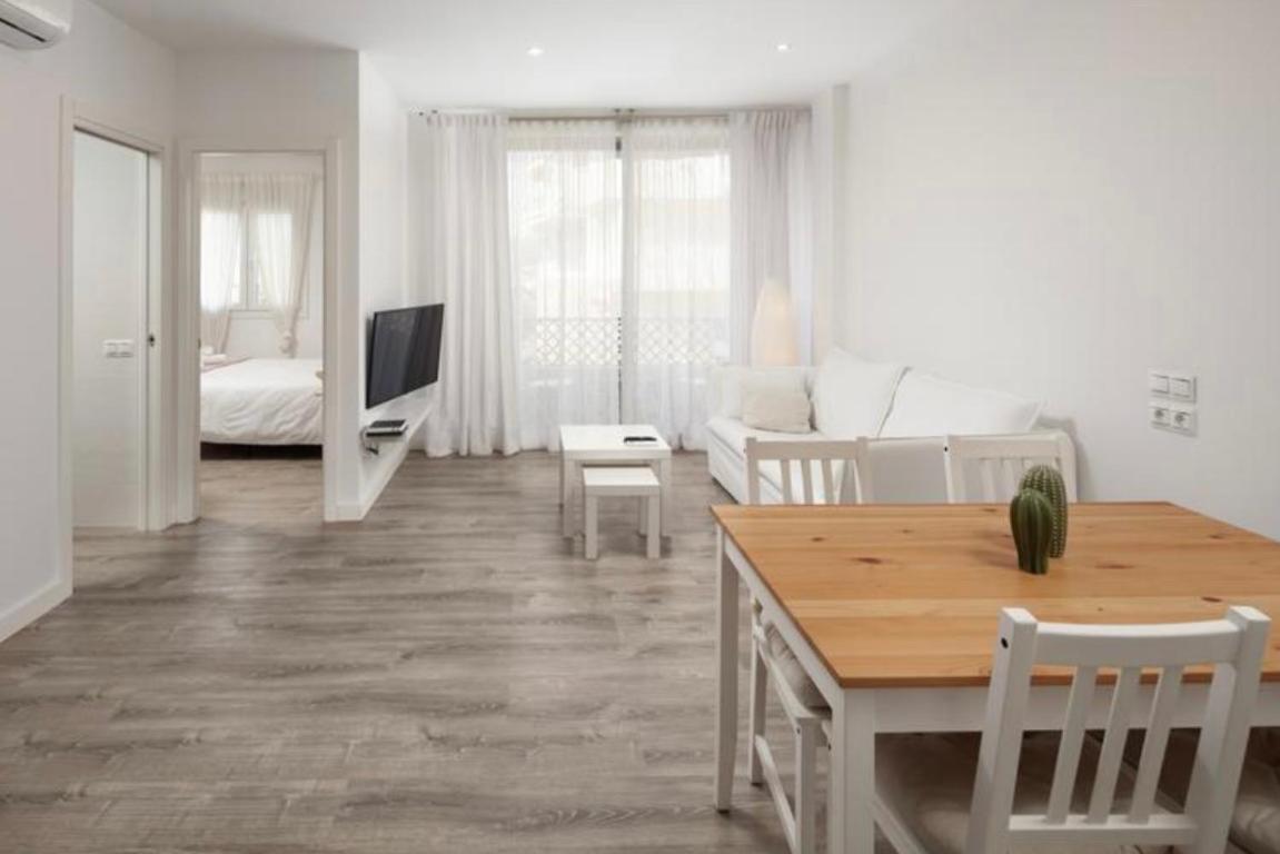 Apartamento Riosol เนร์คา ภายนอก รูปภาพ