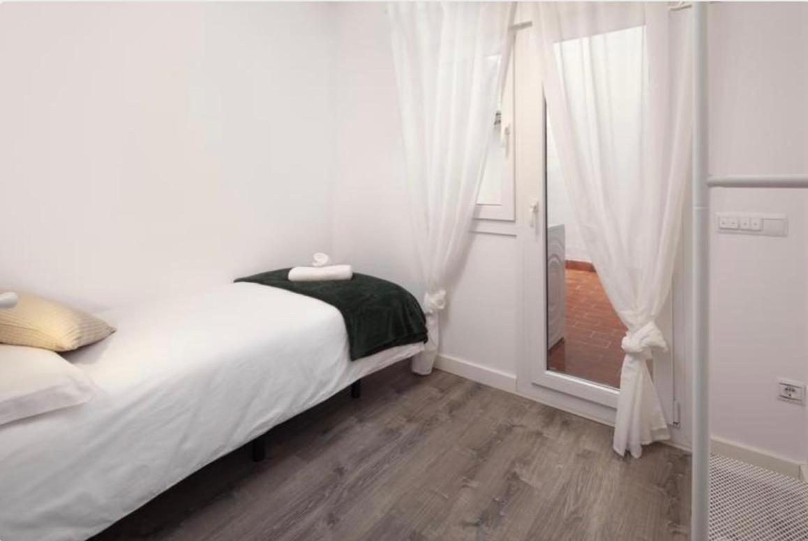 Apartamento Riosol เนร์คา ภายนอก รูปภาพ